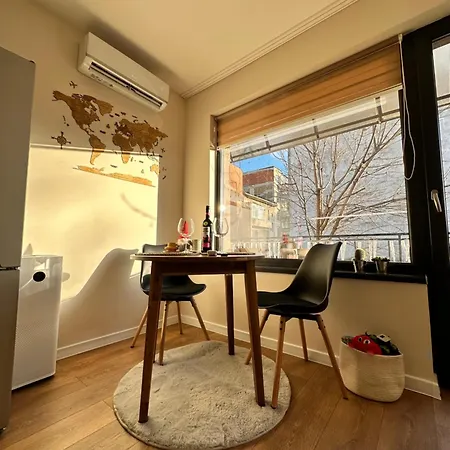 Cozy With Balcony, 5 Min Away From The Beach- Part Of The Family 'vicki Apart