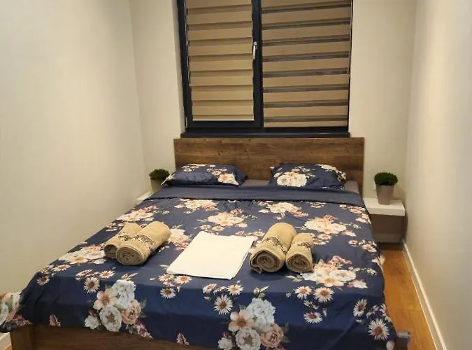 Cozy With Balcony, 5 Min Away From The Beach- Part Of The Family 'vicki Apart *