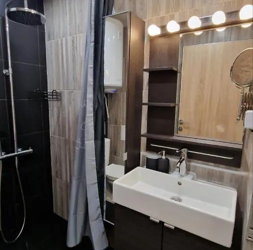 Cozy With Balcony, 5 Min Away From The Beach- Part Of The Family 'vicki Apart Várna