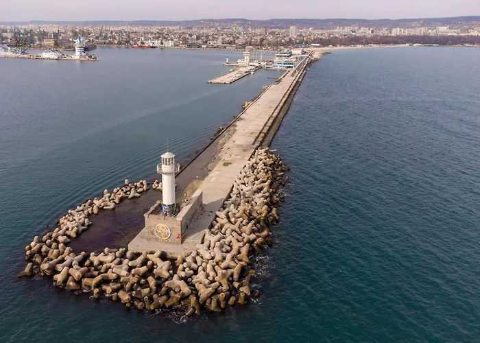 Cozy With Balcony, 5 Min Away From The Beach- Part Of The Family 'vicki Apart * Варна