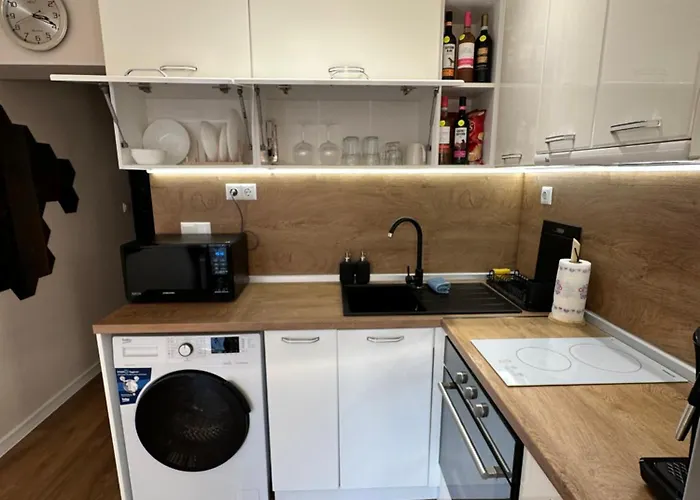 Apartman Cozy With Balcony, 5 Min Away From The Beach- Part Of The Family 'vicki Apart Várna