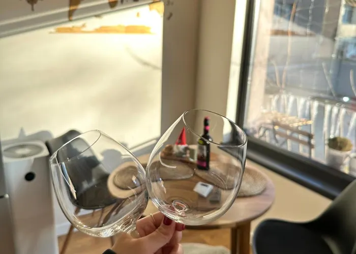 Cozy With Balcony, 5 Min Away From The Beach- Part Of The Family 'vicki Apart Апартаменты Варна