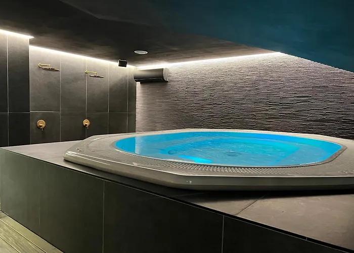 Cozy With Balcony, 5 Min Away From The Beach- Part Of The Family 'vicki Apart Апартаменты *