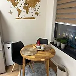 Cozy With Balcony, 5 Min Away From The Beach- Part Of The Family 'vicki Apart Апартаменты