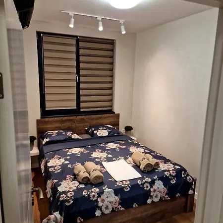 Apartament Cozy With Balcony, 5 Min Away From The Beach- Part Of The Family 'vicki