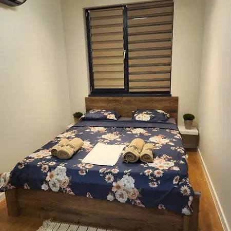 Cozy With Balcony, 5 Min Away From The Beach- Part Of The Family 'vicki *