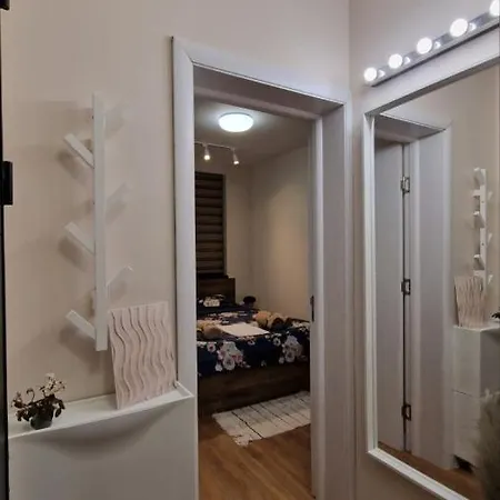 Cozy With Balcony, 5 Min Away From The Beach- Part Of The Family 'vicki Apart Apartament Varna