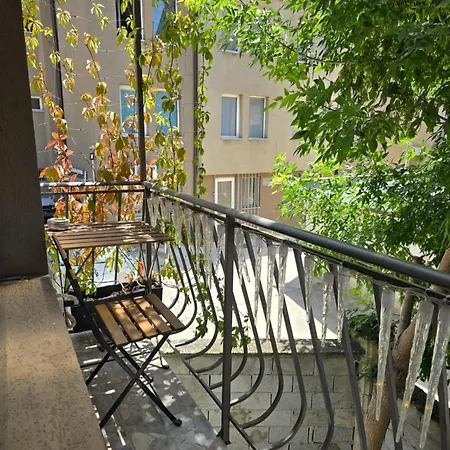 Appartement Cozy With Balcony, 5 Min Away From The Beach- Part Of The Family 'vicki Apart Varna